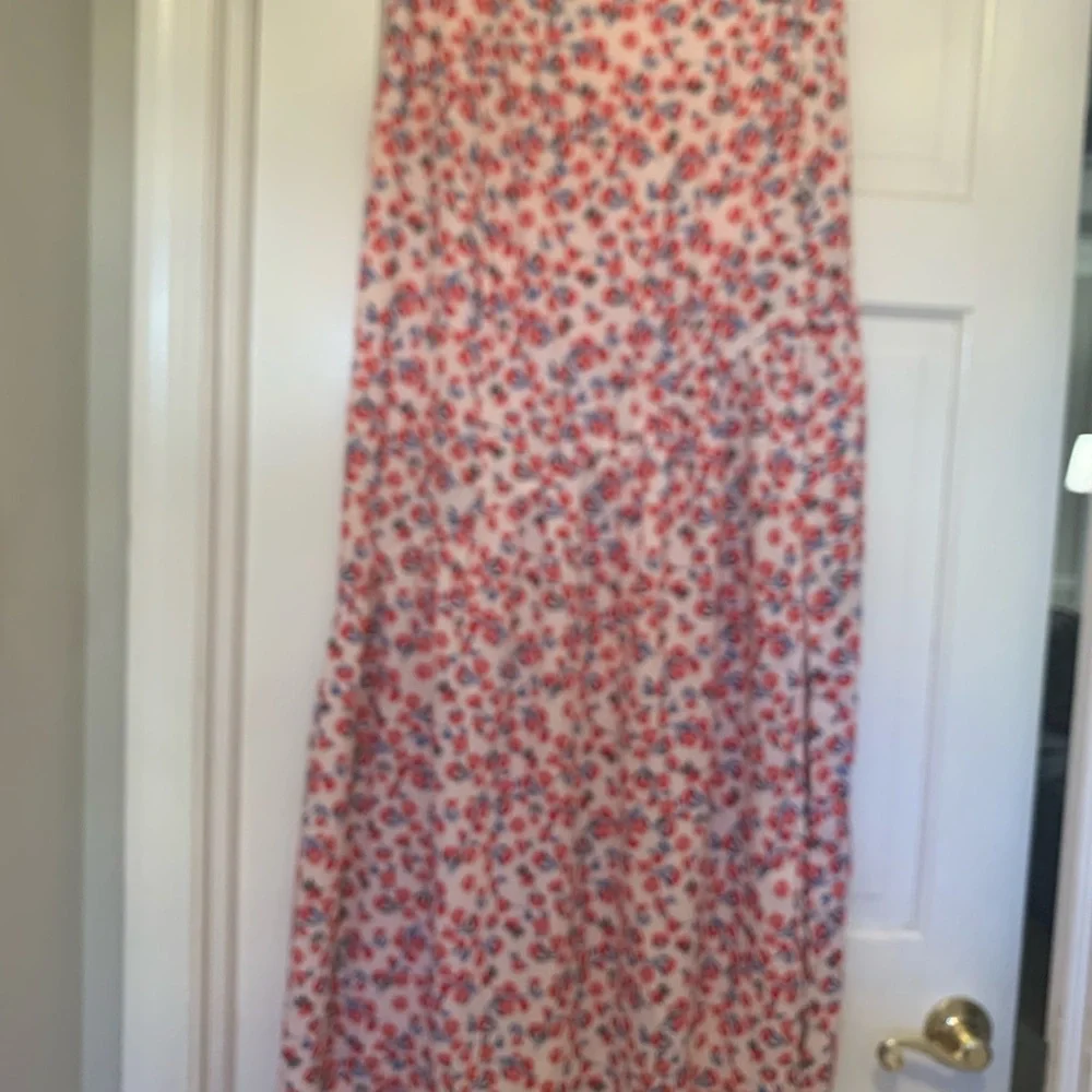 Lulu’s Floral Pink Maxi Skirt With slit Up Side - Picture 8 of 8